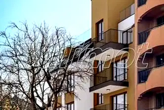 Двустаен апартамент с две тераси в Галата, Варна