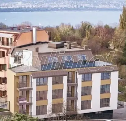 Снимка 2 — Тристаен апартамент с балкон в кв. Галата, Варна
