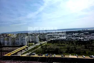 Тристаен апартамент с тераса в Кайсиева градина, Варна