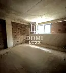 Тристаен апартамент 109 кв.м в Колхозен пазар, Варна