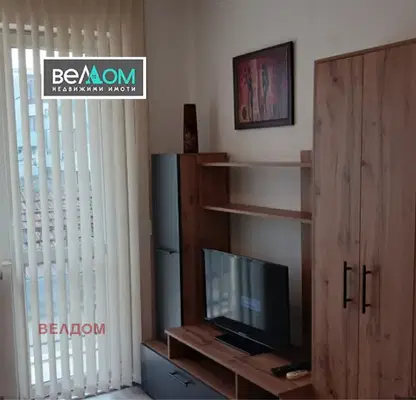 Photo 3 — Two-room apartment with 2 balconies in Kolhozen pazar, Varna
