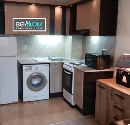 Photo 4 — Two-room apartment with 2 balconies in Kolhozen pazar, Varna