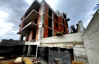 Просторен 2-стаен апартамент с панорамна гледка в Левски 1, Варна
