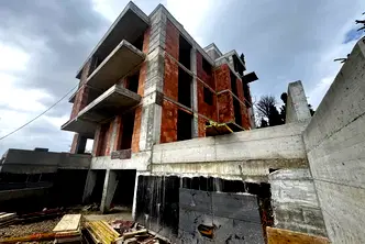 Просторен 2-стаен апартамент с панорамна гледка в Левски 1, Варна