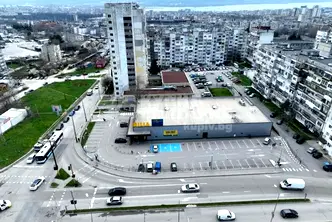 Тристаен апартамент в Младост 1, Варна с две тераси