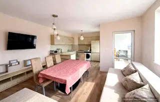 Тристаен апартамент с 103 кв.м в кв. Виница, Варна