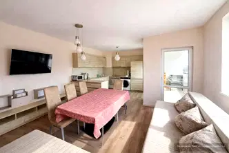Тристаен апартамент с 103 кв.м в кв. Виница, Варна
