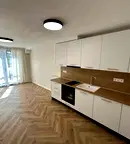 Тристаен апартамент с тераса до Парк Възраждане във Варна