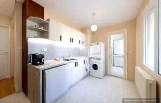 Тристаен апартамент в Зимно кино Тракия, Варна с асансьор