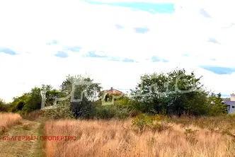 Парцел във Варна, Бяла