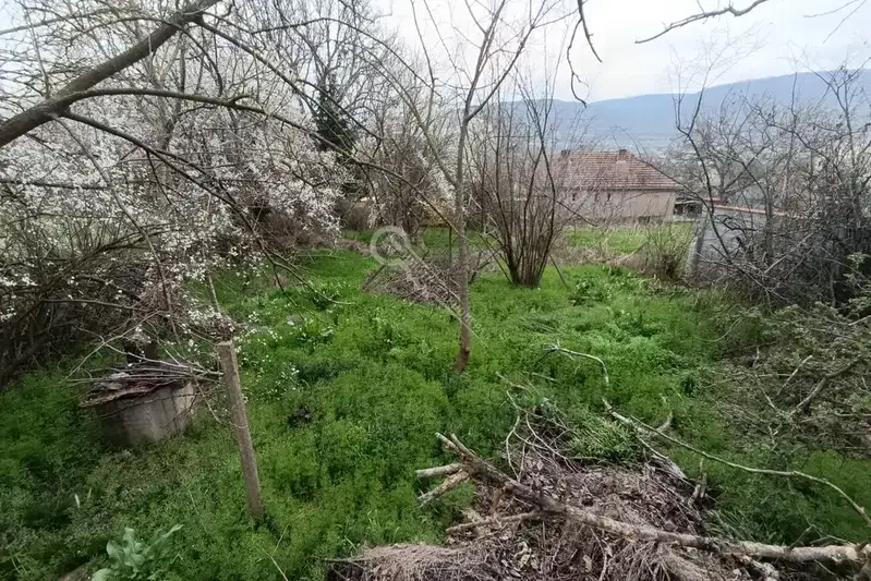 Парцел във Велико Търново, с. Леденик