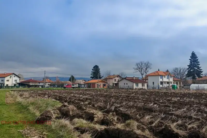 Plot in Sofia, Petyrch
