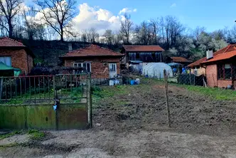 Парцел в Ловеч, Троян