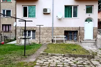 Етаж от къща в Банкя