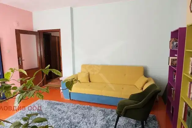 Floor of House in Plovdiv, Mladejki Hylm