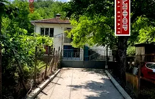 Етаж от къща в с. Константиново