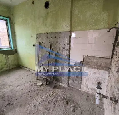 Photo 4 — Floor of House in Shumen, Baseina