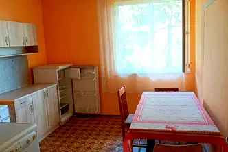 Етаж от къща във Велико Търново, Акация