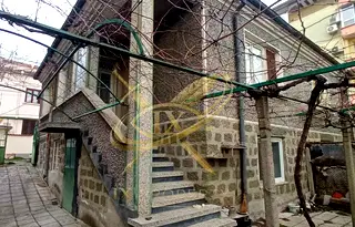 Къща в Бургас, Айтос