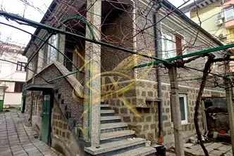 Къща в Бургас, Айтос