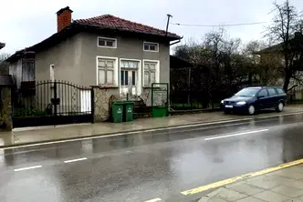 Къща в Ловеч, Априлци