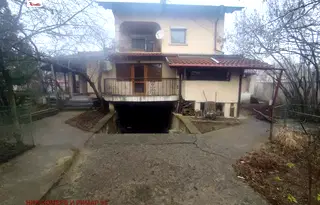 Къща в Банкя
