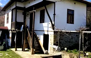 Къща в София, Етрополе