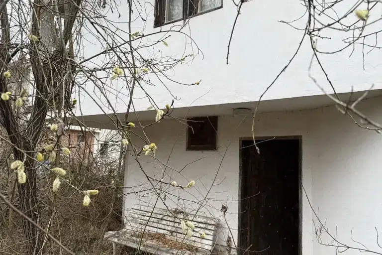 Къща в София, Етрополе