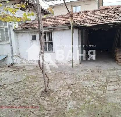 Снимка 4 — Къща в Пловдив, Карлово