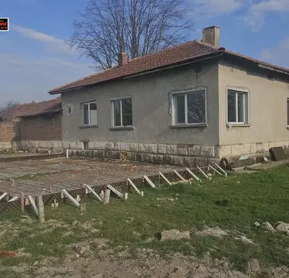 Снимка 3 — Къща в Русе, Мартен