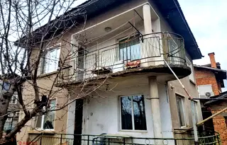 Къща в Нови Искър