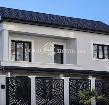 Photo 2 — House in Pazardjik, Centyr