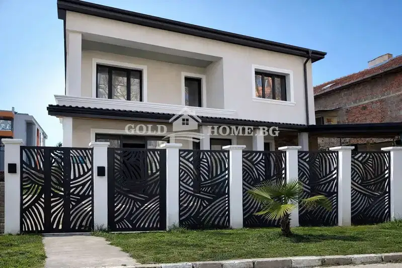 House in Pazardjik, Centyr