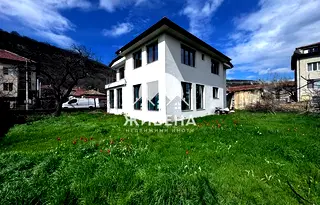 Къща във Варна, Провадия