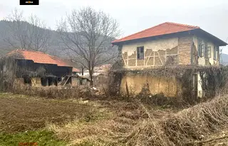 Къща в Ловеч, с. Бели Осъм