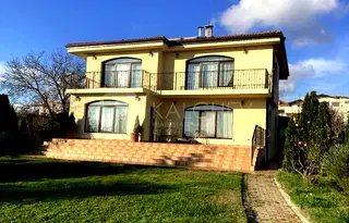 Къща във Варна, с. Близнаци