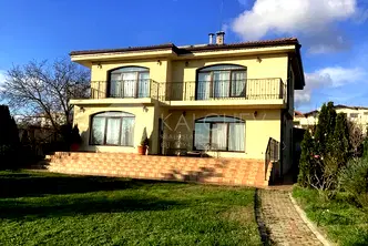 Къща във Варна, с. Близнаци