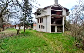Къща в Перник, с. Бобораци