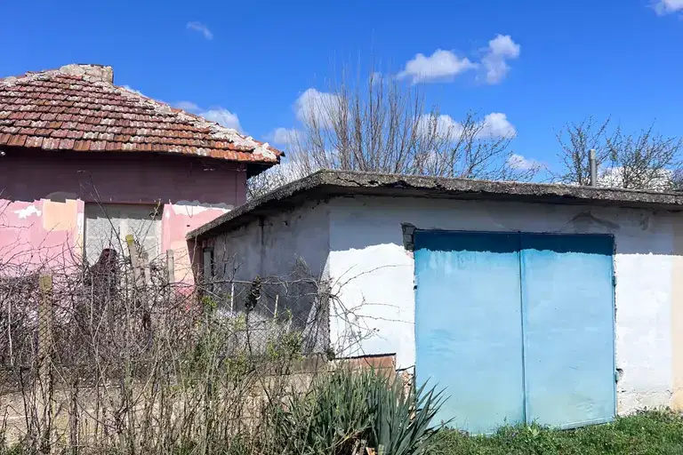 House in Oblast Montana, Botevo