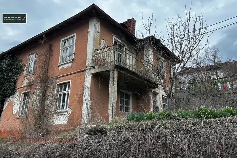 Two-storey house with 6 rooms in Brezhani village, Blagoevgrad region