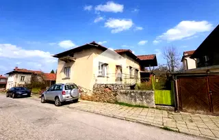 Къща в София, с. Долно Камарци