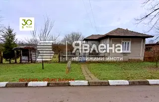 Къща във Варна, с. Дъбравино