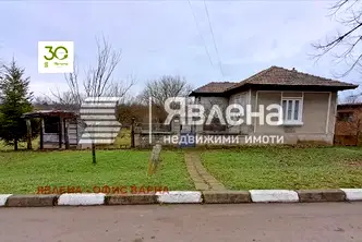 Къща във Варна, с. Дъбравино