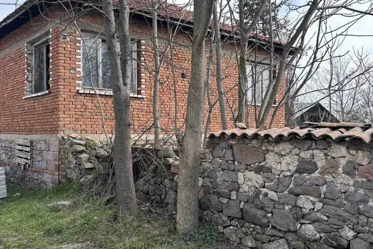 Къща в Хасково, с. Горски извор