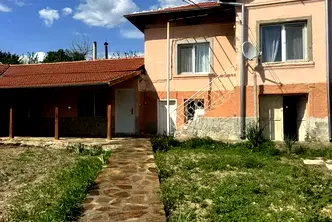 Къща в Пазарджик, с. Лесичово