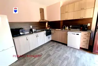 Къща в Шумен, с. Мадара