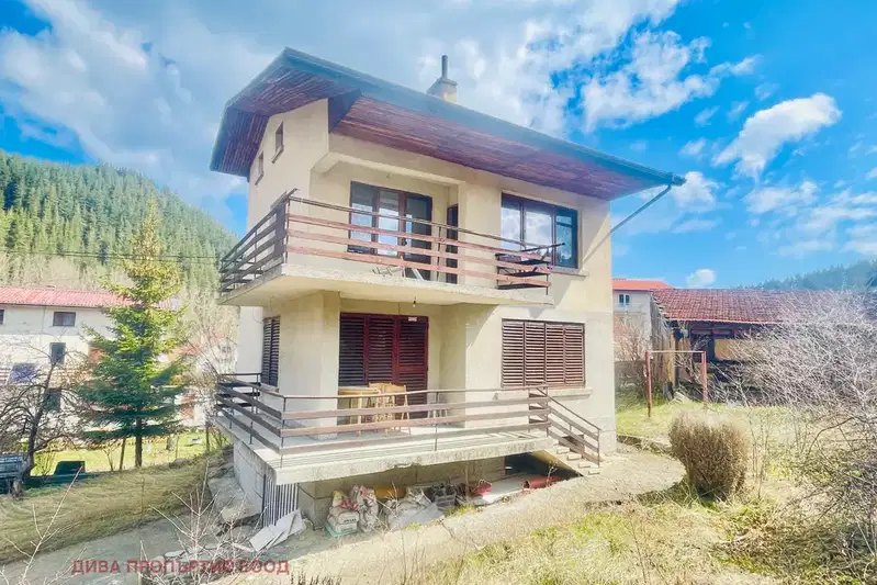House in област София, Madjare