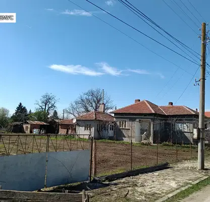 Снимка 2 — Къща 3-стаен в с. Нова Черна с голям двор