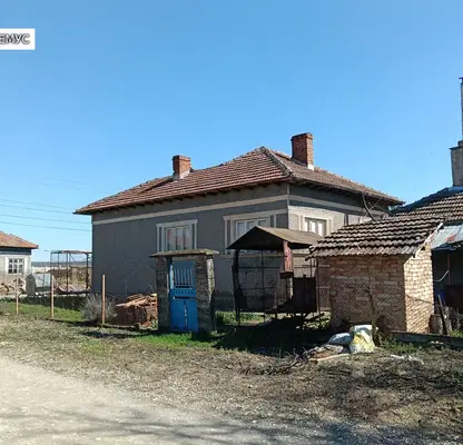 Снимка 3 — Къща 3-стаен в с. Нова Черна с голям двор