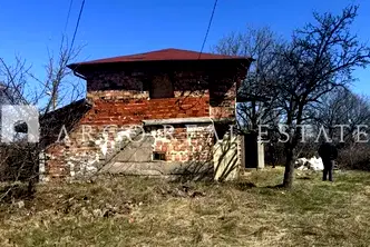 Къща в Перник, с. Поцърненци